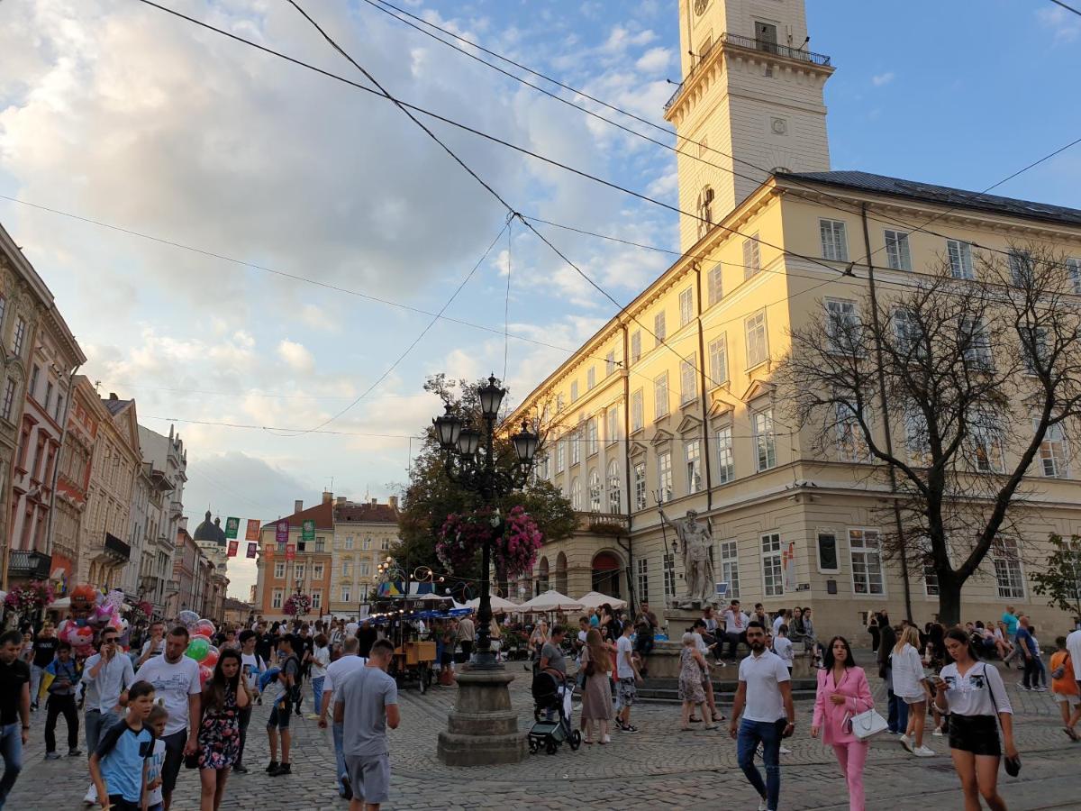 Romantic Apartment In The Сity Сenter Lviv Exterior photo
